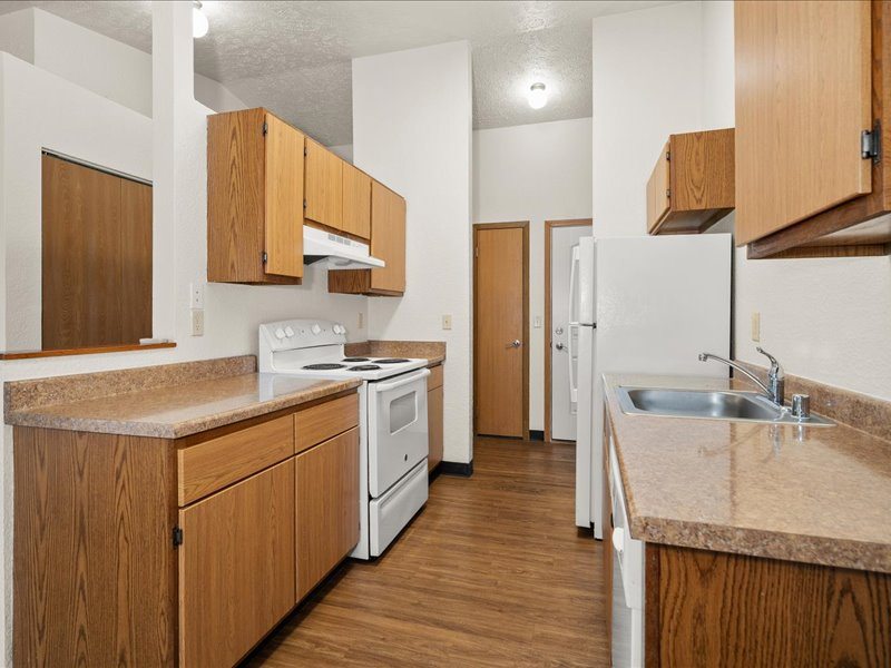 Kitchen, unit style 2B